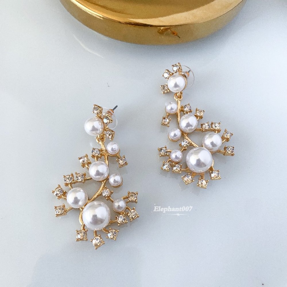 Oscar De la Renta crystal statement earrings - Picture 4 of 5